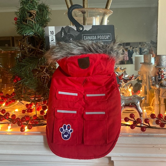 Canada Pooch parka for small dog 5-8LB (2-4KG) - Picture 1 of 4